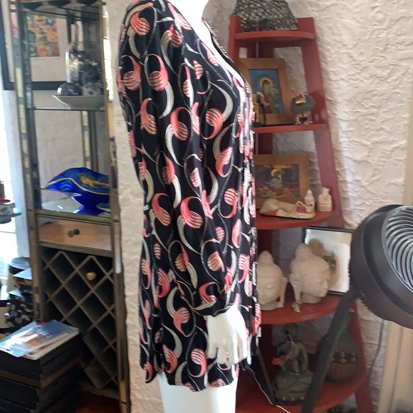 Black rayon print v neck top - Picture 6 of 6